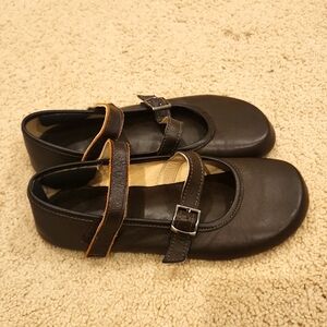 Tadeevo brown barefoot Mary Janes sz 36 (W 6.5)